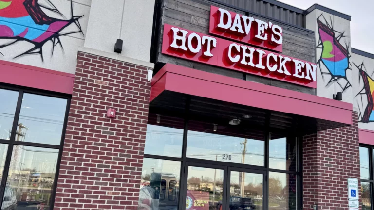 Dave’s Hot Chicken opens May 2 in Quakertown