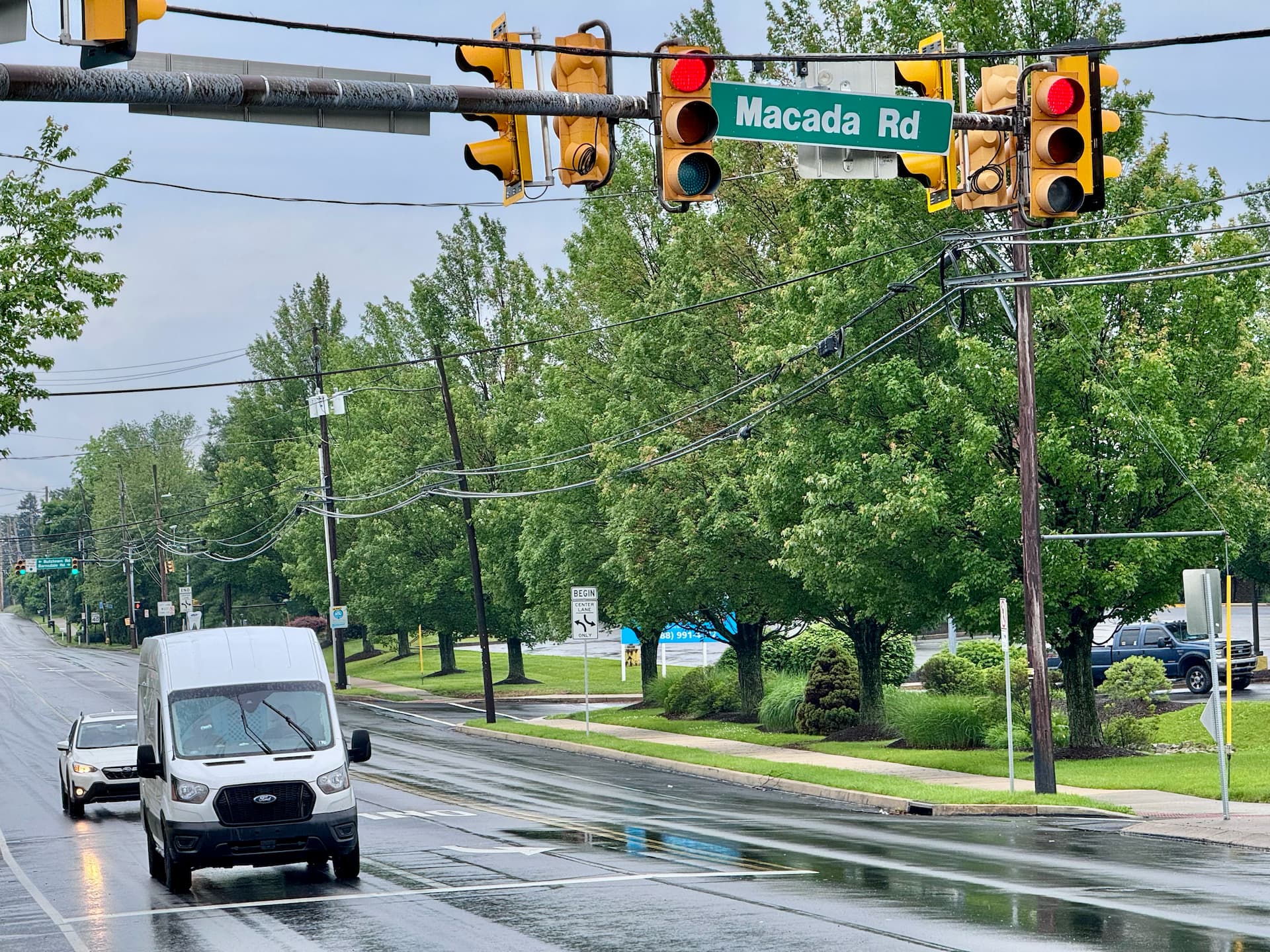 New PA law bans hand-held devices while driving, even at red lights