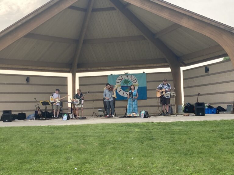 Island Time plays the night away at Lockridge Park