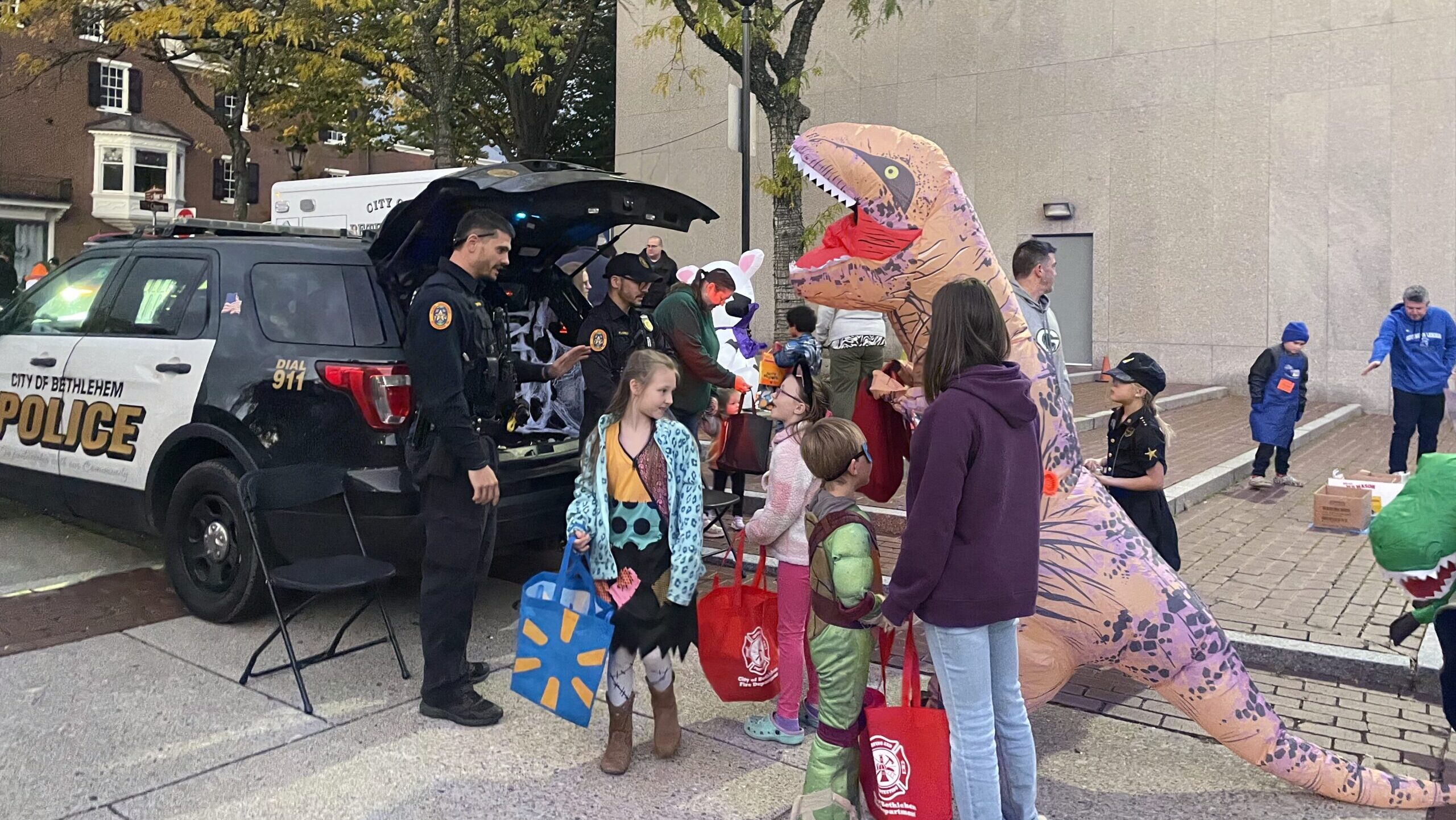 bethlehem police at trunk or treat halloween event kids community