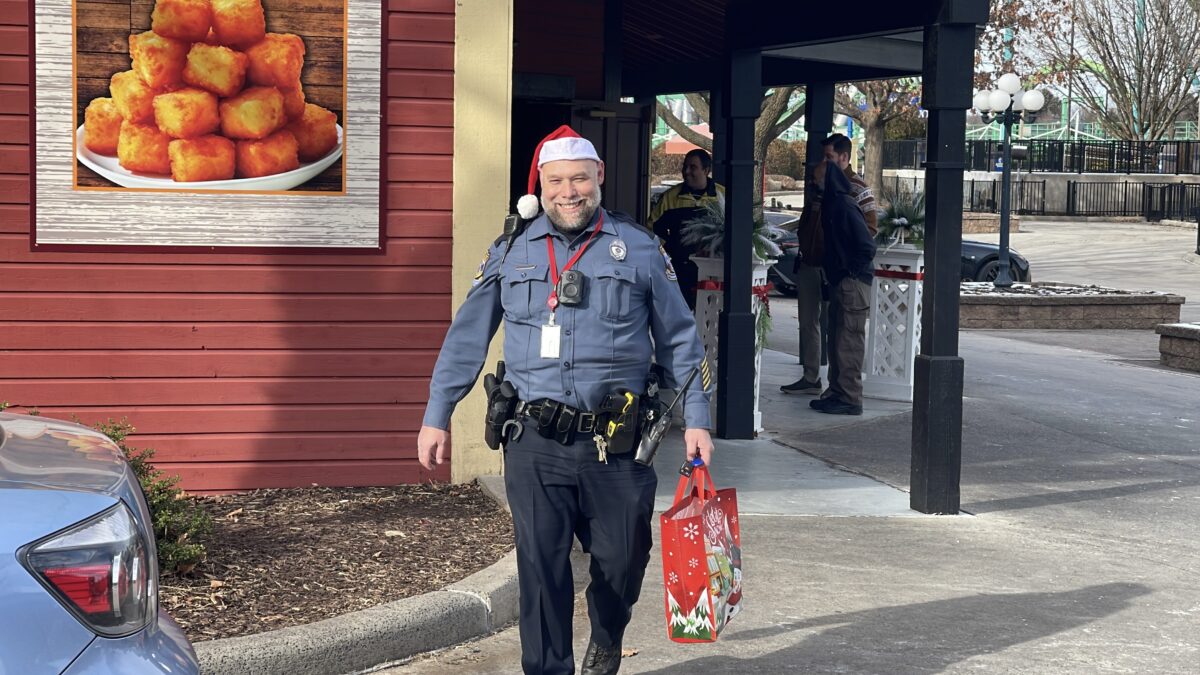 police officer dorney park heroes for holidays event