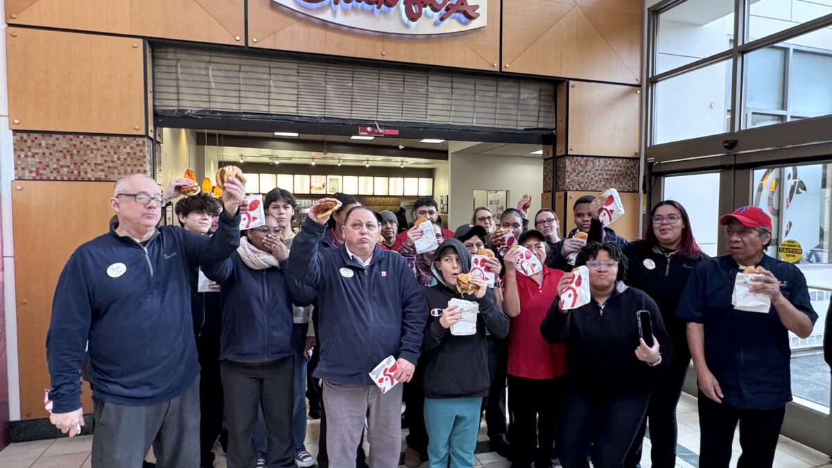 chick fil a lehigh valley mall closing day