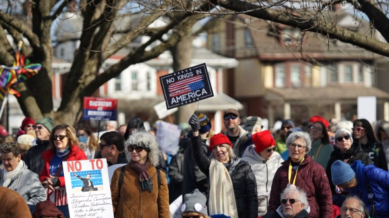 No Kings protesters to push early voting at five Lehigh Valley roadsides