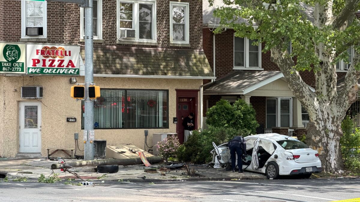 car crash white kia vs grey suv bethlehem pa new street and elizabeth