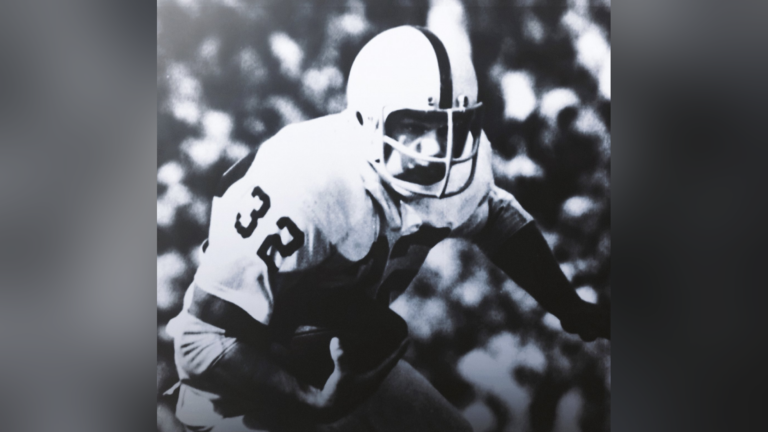 Matt Suhey, who scored the Bears’ first Super Bowl XX touchdown and ran Payton’s estate, dies at 68