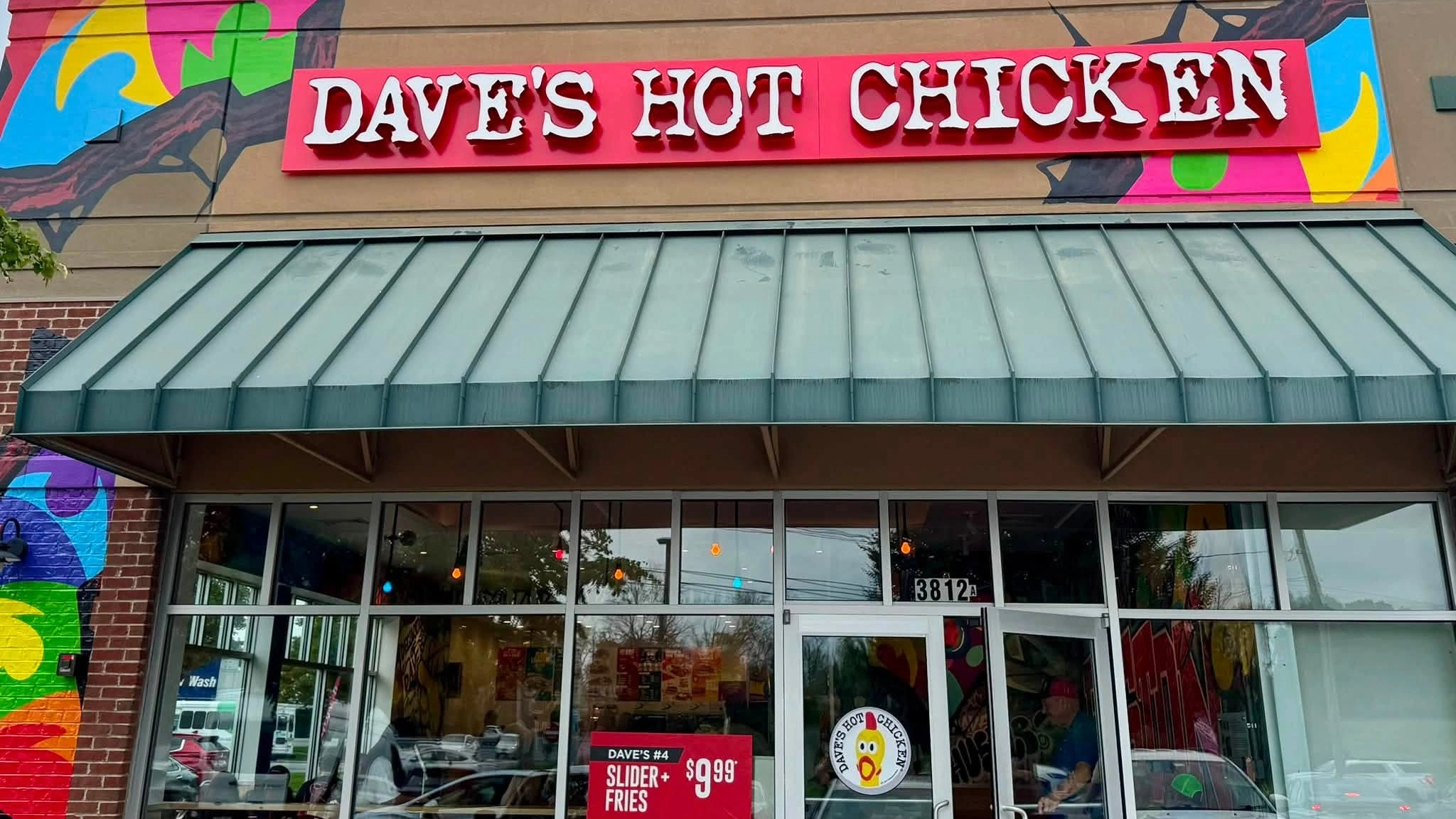 Dave’s Hot Chicken opens first Lehigh Valley location in Lower Nazareth Township