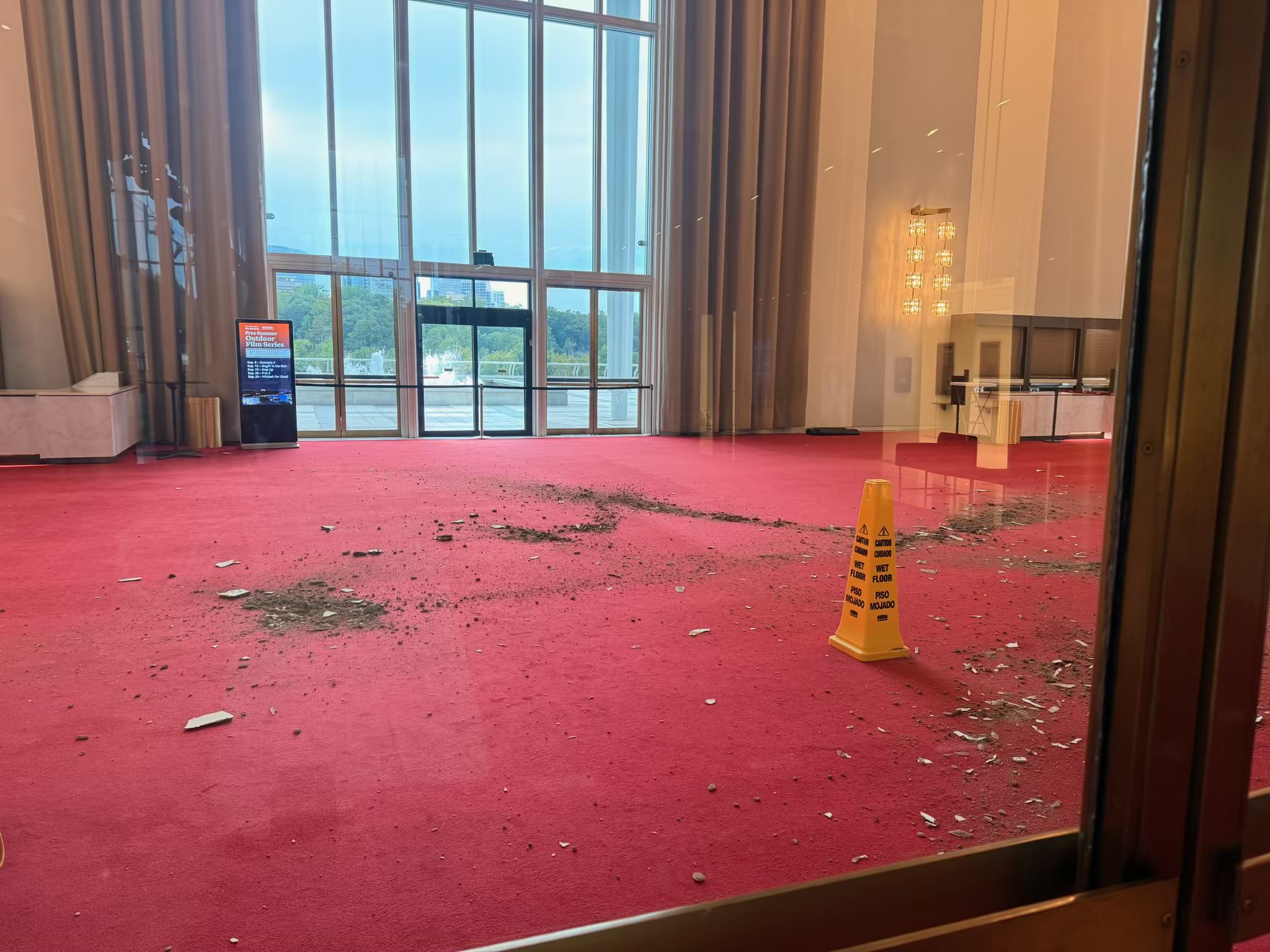 Kennedy Center ceiling collapses in Grand Foyer; center says it proves the need for a two-year closure a judge has blocked