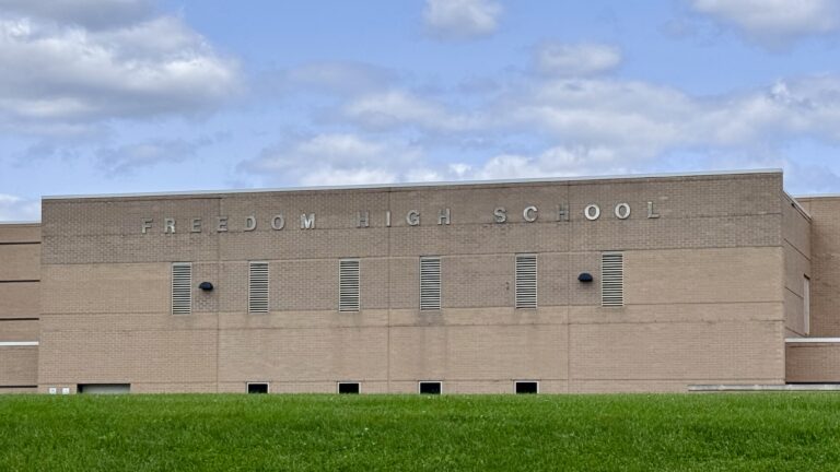 Pa. House passes school cellphone ban with 7 Lehigh Valley members opposed