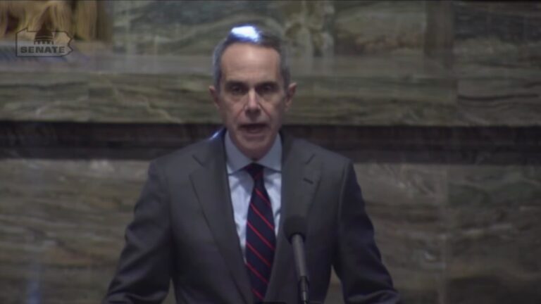 School cellphone ban heads to Shapiro’s desk after 47-3 Pa. Senate vote
